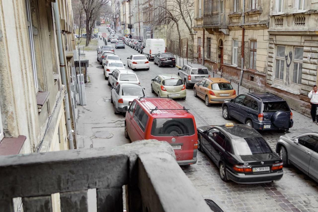 Transitional Havryky Apartment Lviv Buitenkant foto